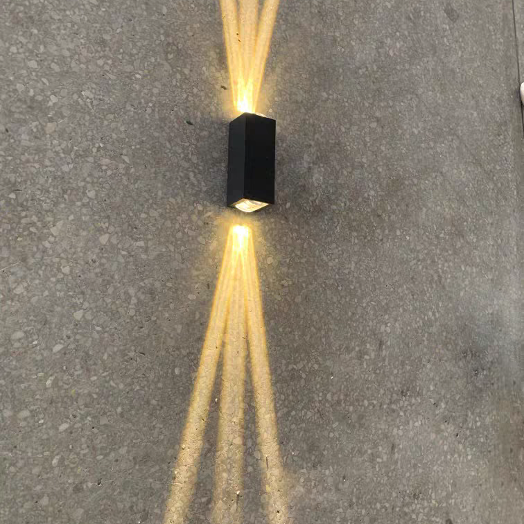 Dekorative Wandleuchte für den Außenbereich, wasserdicht, quadratischer Strahler, Korridor, Gang, Außenstrahler mit drei Strahlen, Tür- und Gartenleuchte