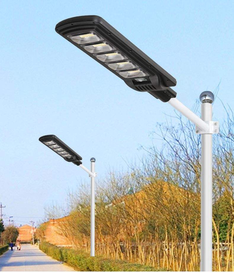 IP66 wasserdichtes und blitzgeschütztes Solar-Flutlicht für den Außenbereich mit ausfallsicherem PC-Glasrahmen, Solar-Straßenlaterne