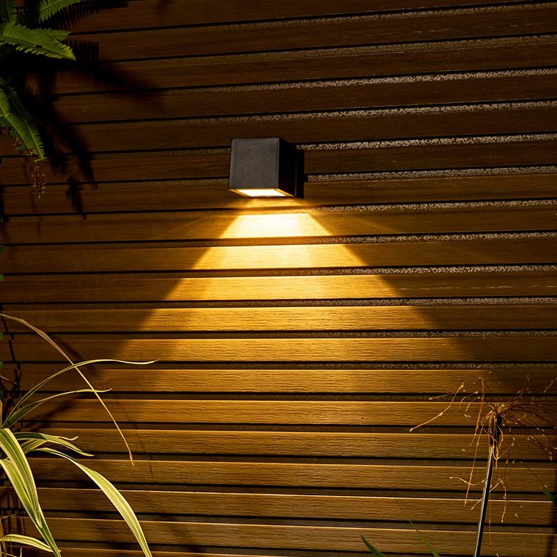 Solar-Außenwandleuchten, Solar-Wandleuchten, Solar-Wandleuchten, Außenwürfel, Solarlampe, quadratische Solarlampe, wasserdicht, IP65, Warmlicht-Lampe