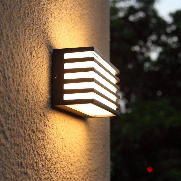 Neue wasserdichte moderne LED-Wandlampen für den Außenbereich, lange Acryl-Wohnzimmer-Schlafzimmer-Gang-Veranda-Schwarz-Innenbeleuchtung