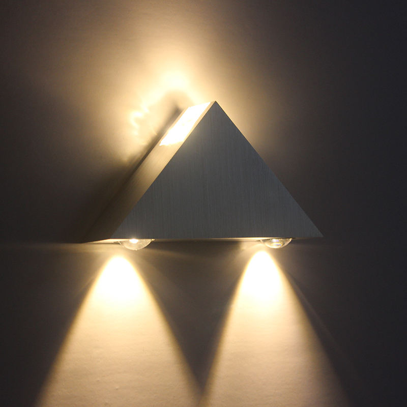3W9W Moderne dreieckige LED-Wandleuchte für den Innenbereich aus Aluminium für die Wandleuchte der Inneneinrichtung
