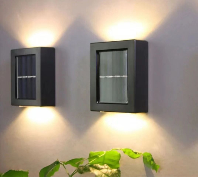 Solar-Wandleuchte, intelligente Lampe für den Außenbereich, wasserdicht für Garde auf und ab, Treppen-Wandleuchte, Solar-Wandleuchte, Nachtlicht, Solar-Wandfluter