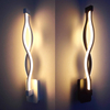 Moderne Schlafzimmerlampe, lange Wellenwandlampe und hochwertiges LED-Nachtlicht zum Fabrikpreis