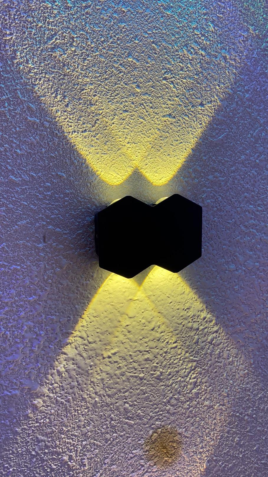 Moderne LED-Lampe, vier wasserdichte Wandlampen und dekorative Außenleuchte