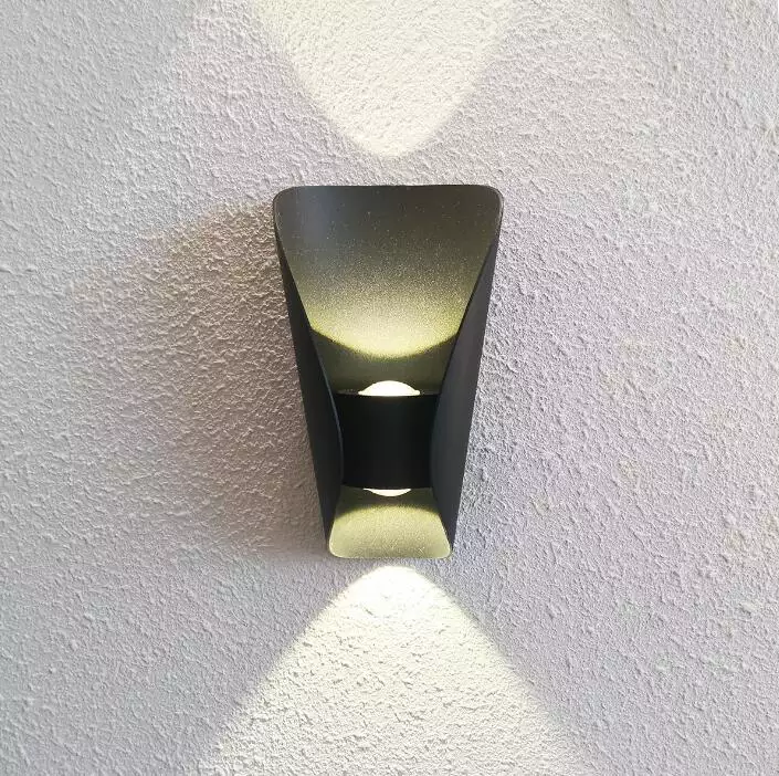 Hochwertige wasserdichte Wandleuchte für Hotelzimmer. Dekorative LED-Lampenwandleuchte und moderne Innen-Außenwandleuchte