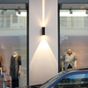 Moderne 6-W-LED-Lampe, schwarze Muschelstrahlleuchte, wasserdichte Wandleuchte und Nachtlicht im Freien, Auf- und Ab-Wandleuchten für Zuhause