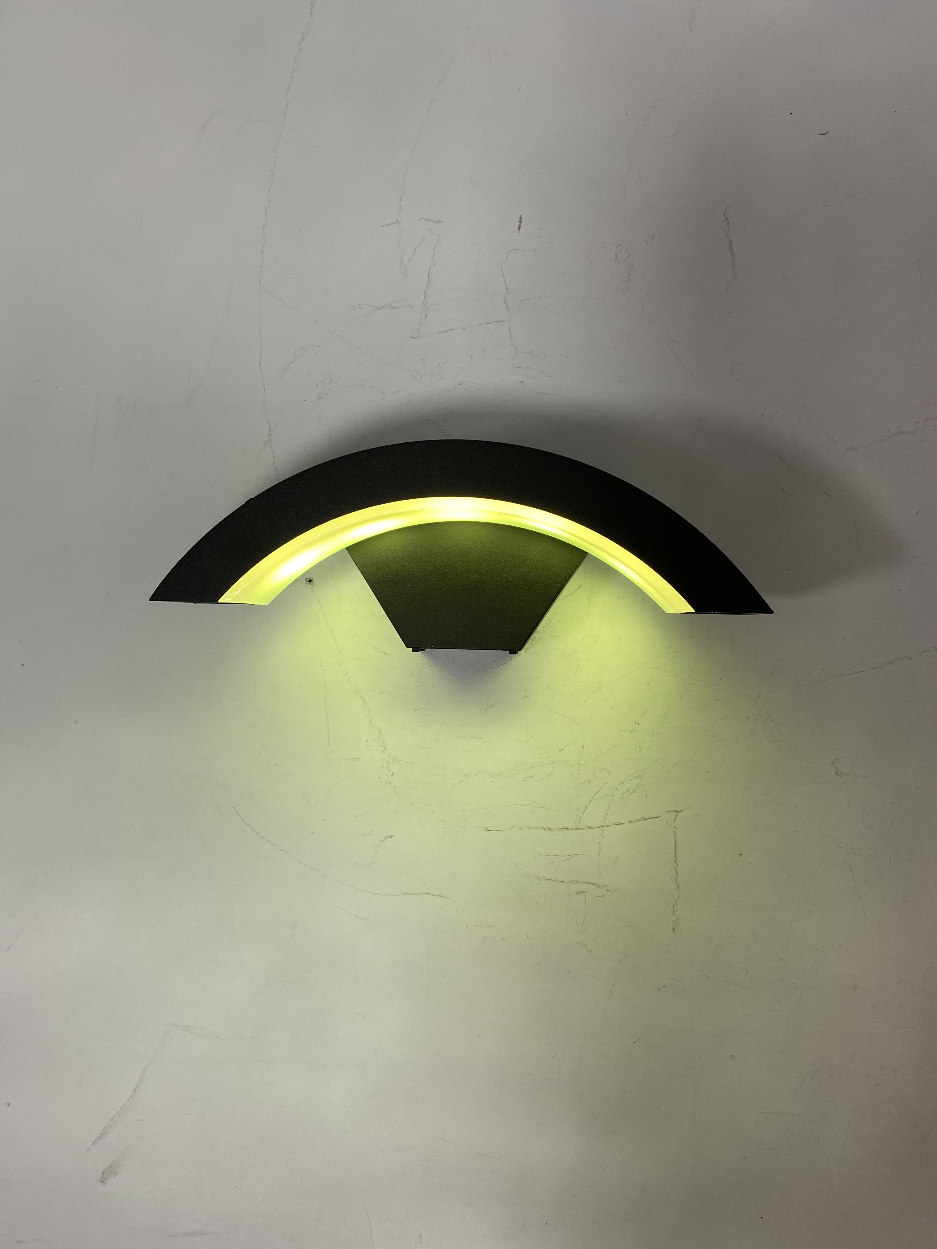 Tuya intelligente Wandleuchte LED intelligente Wandleuchte IP65 wasserdicht bunte modische dekorative Wandleuchte