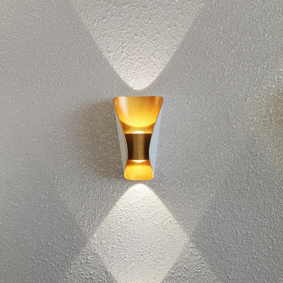 IP65 12W Außenwandleuchte 85V-265V wasserdichte Auf- und Ab-Wandleuchte LED-Außenwandleuchte für Oberflächenmontage