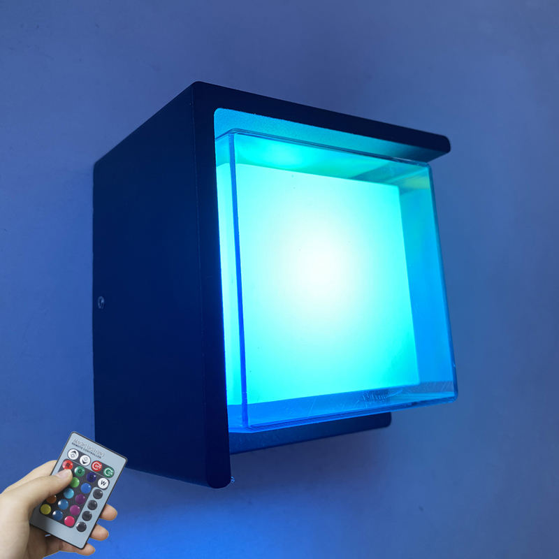 Outdoor-LED-Wand IP65 Tuya Graffiti Smart APP-Steuerung bunte Dimmung wasserdichte Outdoor-Wandleuchte modernes Licht im Freien