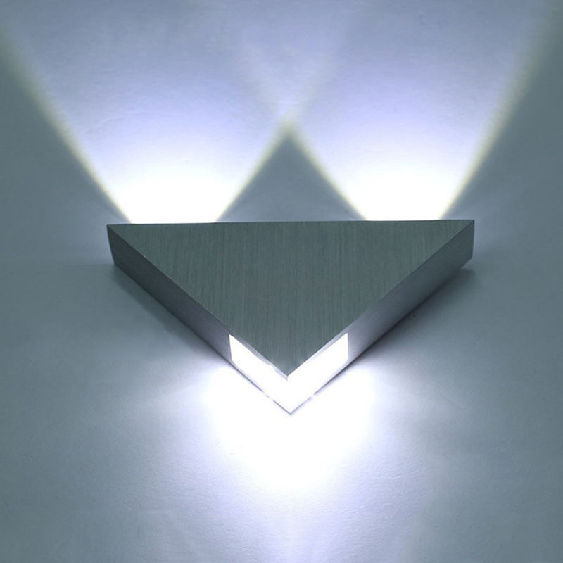 3W9W Moderne dreieckige LED-Wandleuchte für den Innenbereich aus Aluminium für die Inneneinrichtung