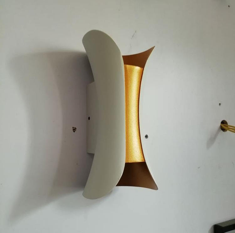Wasserdichte IP65-LED-Wandleuchte mit langem Streifen für den Außenbereich, moderne Wandleuchte, geeignet für Wohnzimmer, Innenhof, Veranda, Terrasse
