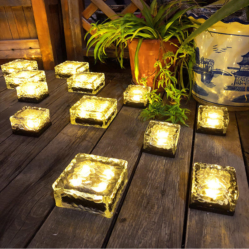 Bunte Solarleuchten, eisförmiges Licht für den Außenbereich, LED-Lichtwand, Solar-Fliesenlampe, quadratische Lampe, eisförmiges dekoratives Licht, Solar-Erdlampe, IP65, wasserdichte Stufen-Außendekoration
