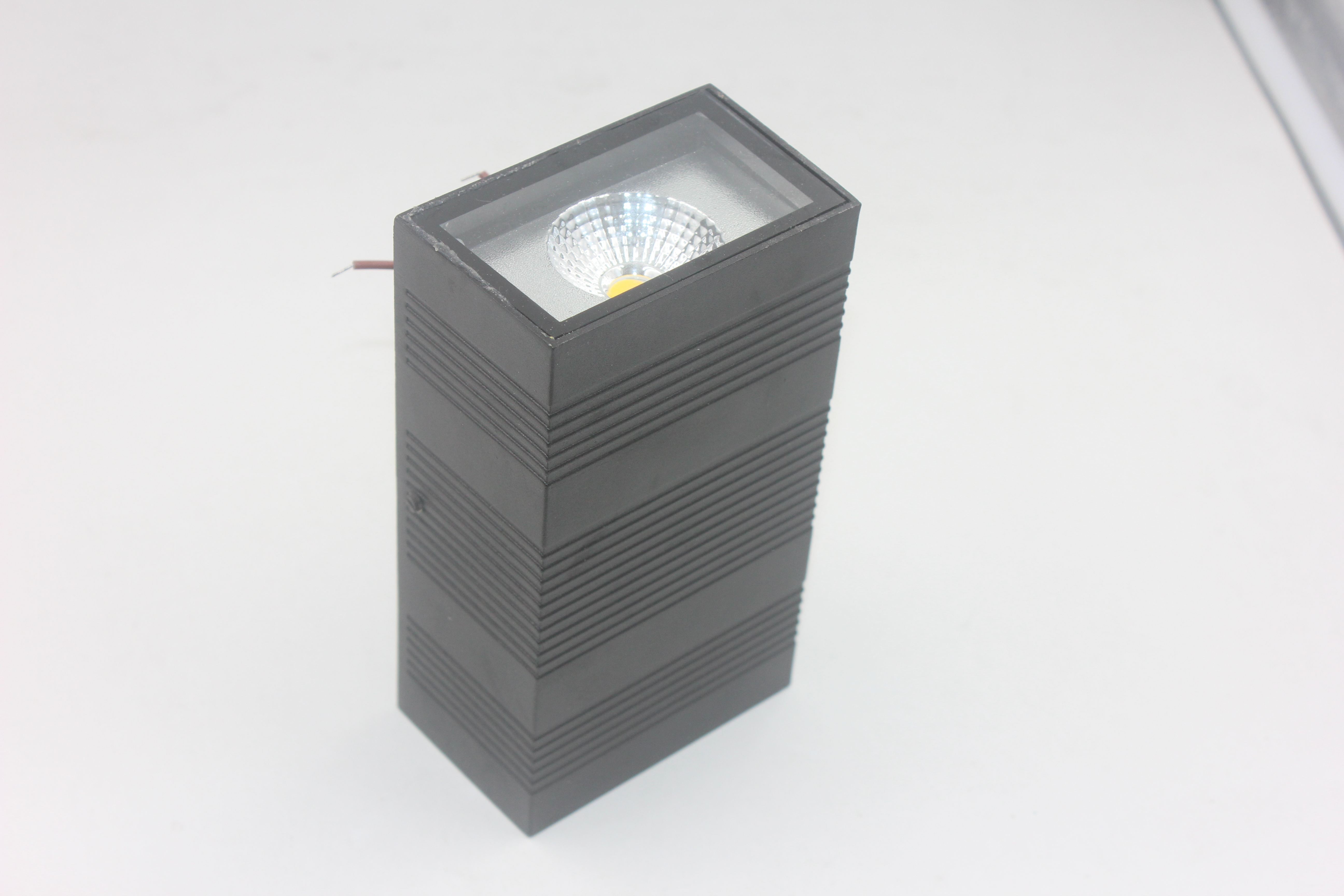 Up And Down COB Moderne LED-Wandlampen 12W Innenbeleuchtung Wandmontierte wasserdichte Wandleuchte