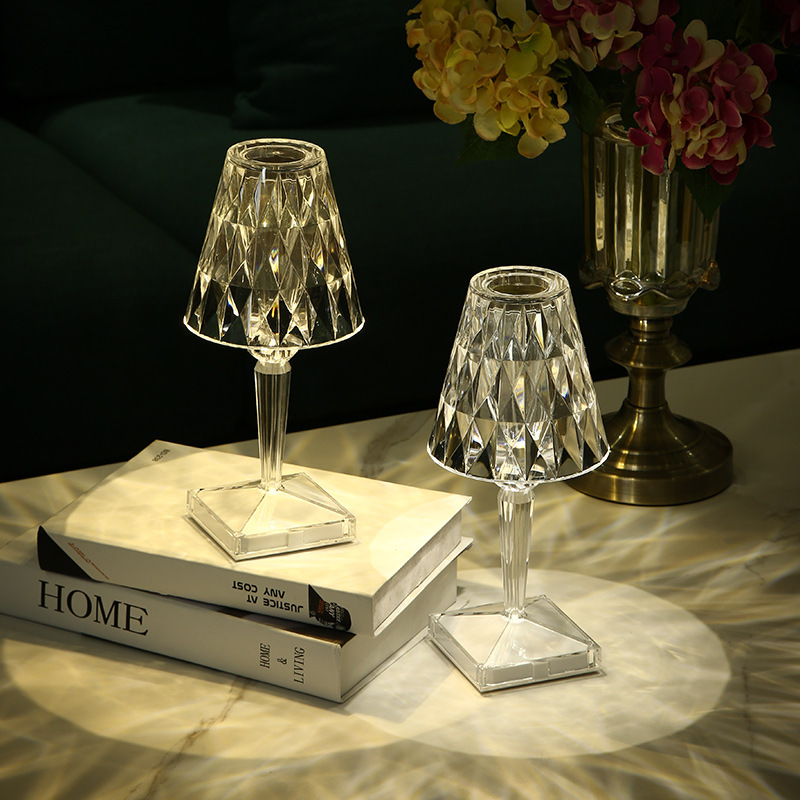Spanische Rose Kristall Tischlampe Schlafzimmer USB Lade Schreibtischlampe Nachttisch Romantisches Nachtlicht Blütenblatt Atmosphäre Geschirr Innen Mehrfarbig