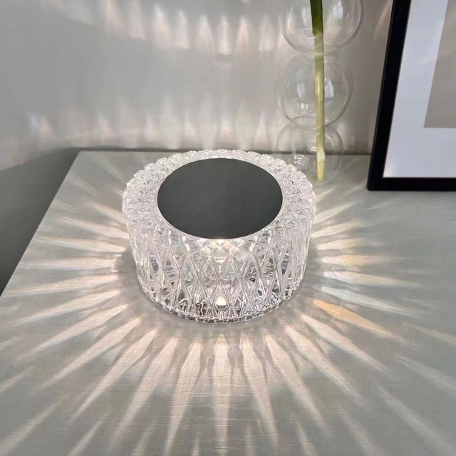 Spanische Rosenkristall-Tischlampe, Schlafzimmer-Schreibtischlampen, LED-Lampen für Nachttisch, USB-Aufladung, romantisches Nachtlicht, Blütenblatt-Atmosphäre 