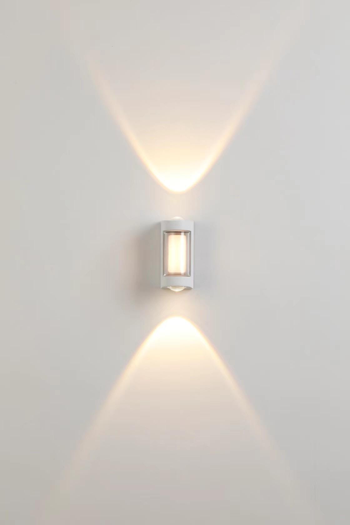 Wasserdichte LED-Wandleuchte, dekorative Gartenleuchten, Aluminium, nach oben und unten gerichtete Außenwandleuchte, LED-Wandleuchte montiert