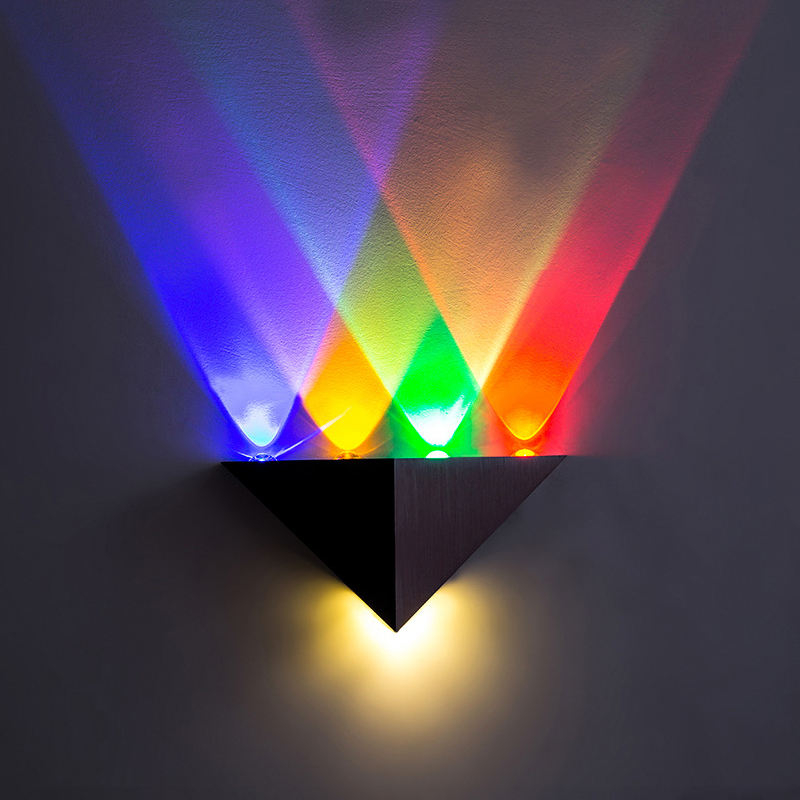 Fabrikversorgung LED große dreieckige Wandleuchte 5W Aluminium Flurleuchte KTV Schlafzimmer Wohnzimmer Hintergrund Wanddekoration Lampe