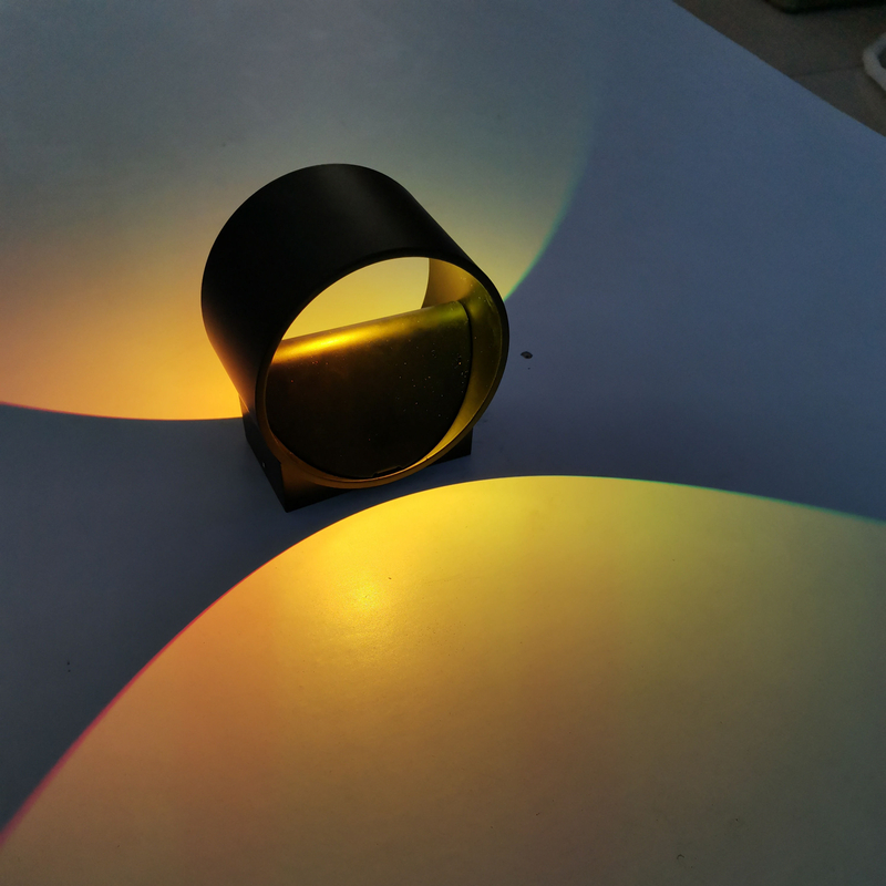 5W RGB Circle Ring Wandleuchte für die Innendekoration erhellen die Lichter. Schwarz/weiße LED-Wandleuchte mit Auf- und Ablicht