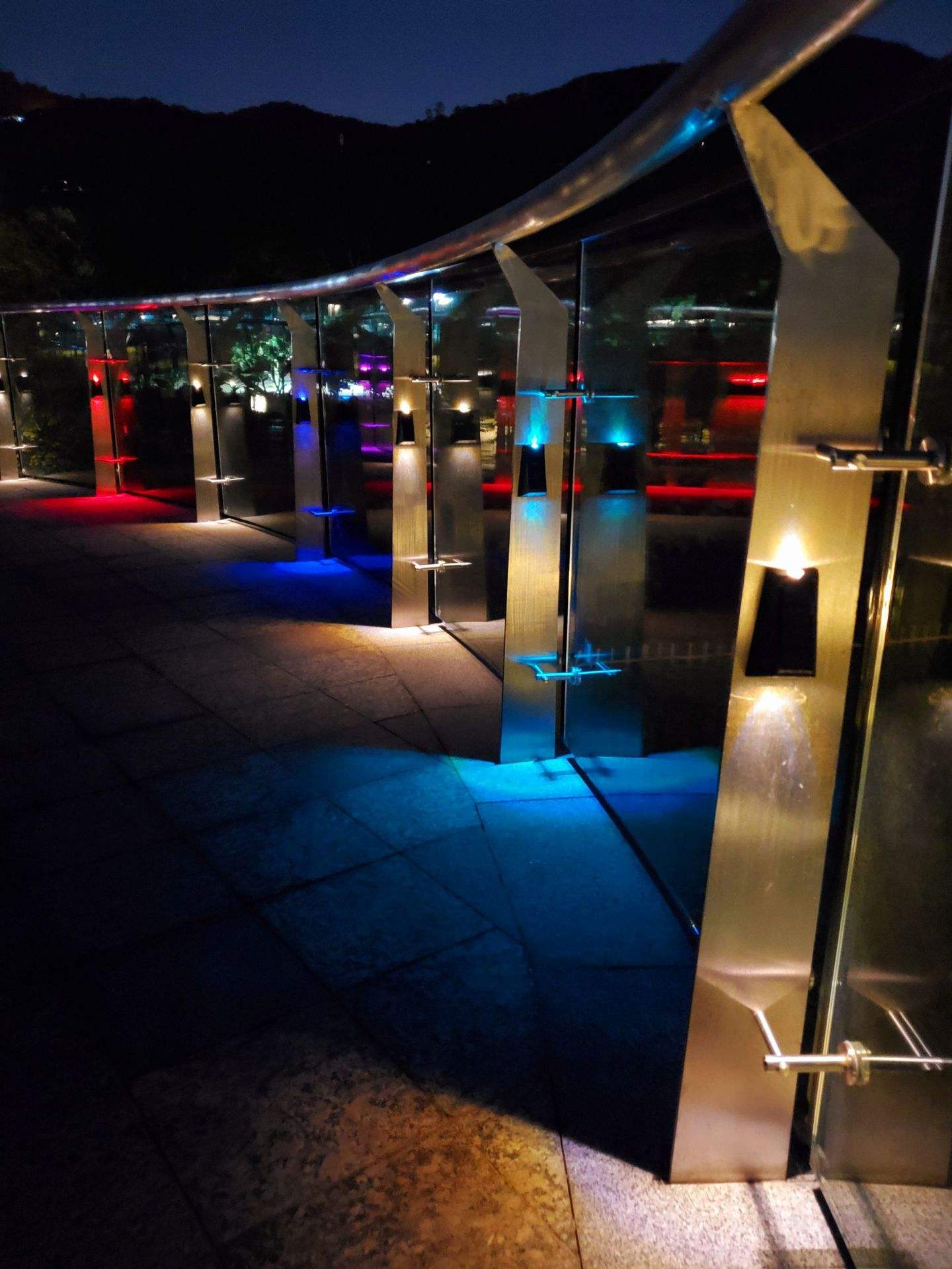 LED Solar Powered Lade Licht Outdoor Up Down Wasserdichte Beleuchtung Wand Lampen Garten Dekoration Deck Zaun Landschaft IP65 ABS