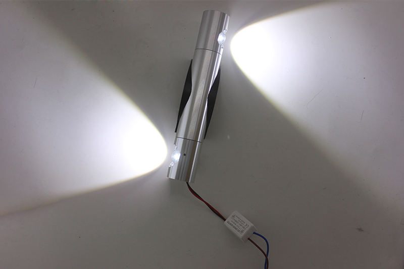 Eckige, quadratische 2-W-Fußlampe, Einbau-Bewegungsmelder, LED-Stufen- und Treppenlichter, seitliches Treppenhauslicht, weiß, Luxholic, modernes Innenhaus