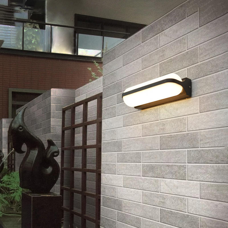 Einmalige, doppelte, wasserdichte LED-Wandleuchte für den Außenbereich, die mit einer LED-Balkonwandlampe ausgestattet ist