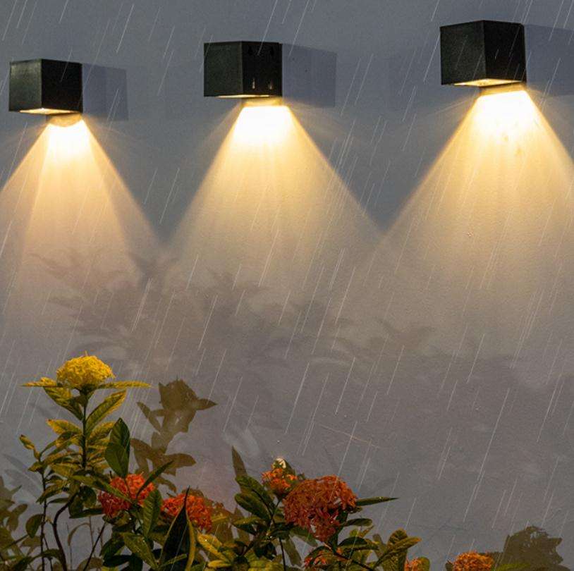 Neue Solarwandleuchte Outdoor Garten Wandleuchte Haushaltsquadrat Nachtlicht Energiesparlampe wasserdicht