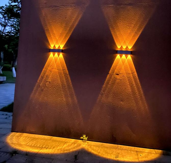 LED-Lampe, Solar-Wandleuchte, Outdoor, Veranda, Garten, wasserdichte Wandleuchte, nach oben und unten leuchtend