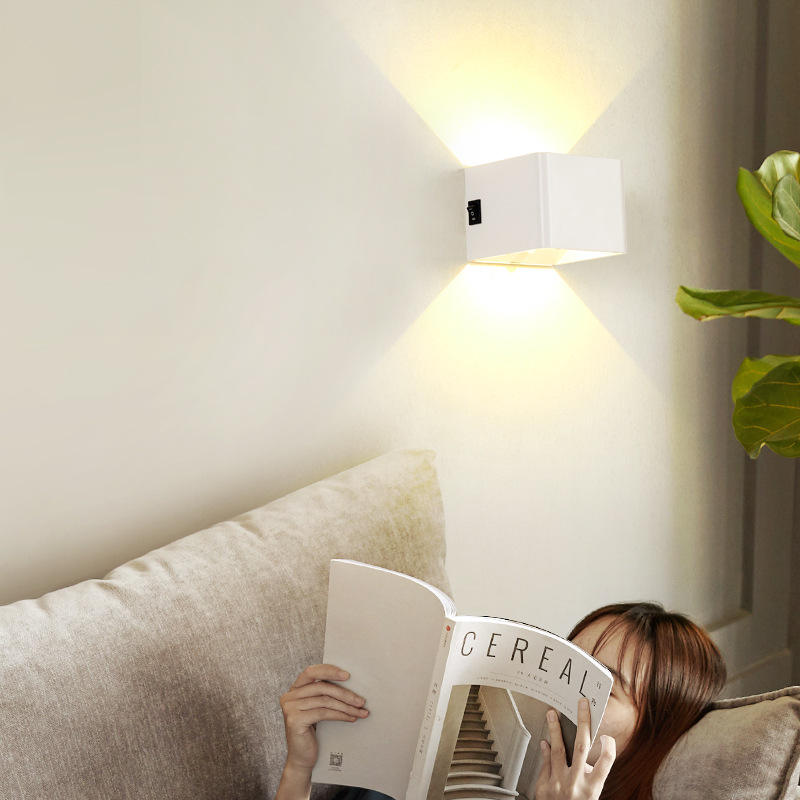 Warm Romantisch mit USB-Aufladung und Stecker Schlafzimmer Fancy Nachttisch Designer Wandleuchte Bewegungsmelder Licht LED 6W Nachtlichter