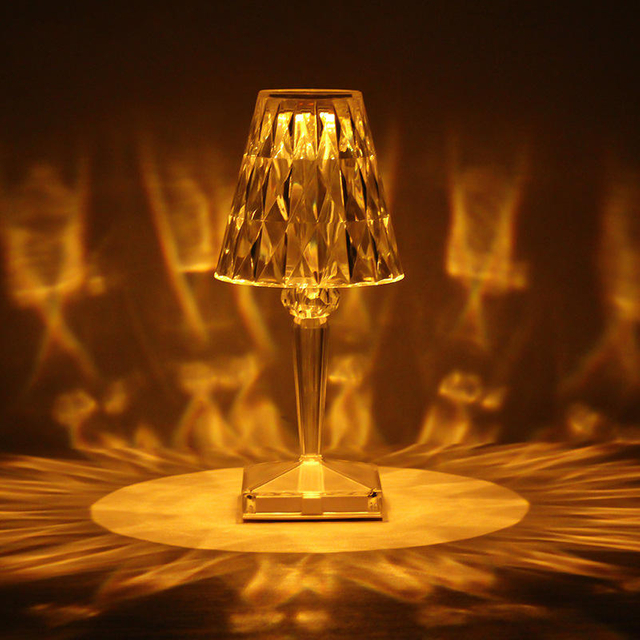 Kristall-Tischlampe, kleine Nachtlampe, wiederaufladbare Tischlampe, bietet kreative Atmosphäre für Nachtbar-Dekoration und 