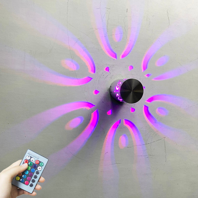 Neue RGB-LED-Lampe mit Controller, schönes, hochwertiges, günstiges Nachtlicht, Spiralloch-RGB-LED-Wandleuchte