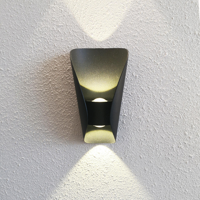 Wasserdichte Außenwandleuchte 6W 10W LED-Quelle Auf- und Abbeleuchtung Moderne minimalistische Innentechnik Veranda Gartenleuchte