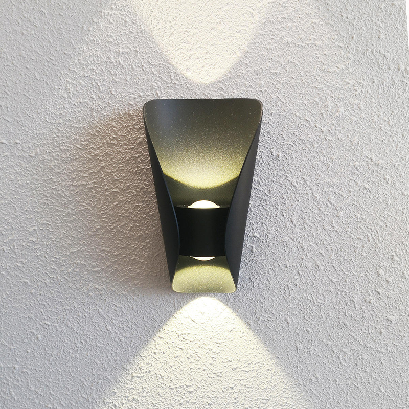 Wasserdichte Außenwandleuchte 6W 10W LED-Quelle Auf- und Abbeleuchtung Moderne minimalistische Innentechnik Veranda Gartenleuchte