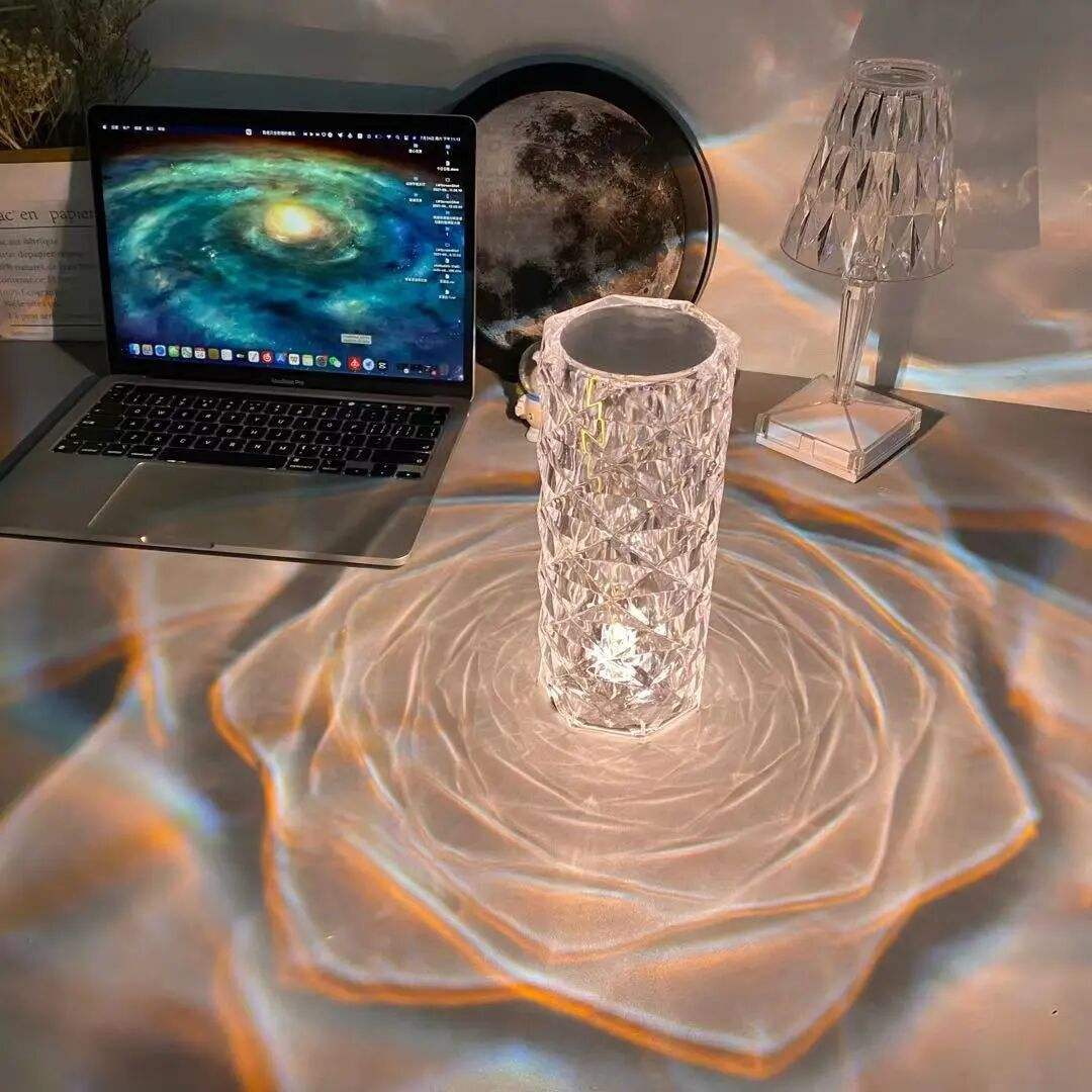 Amazon Luxuriöse, moderne, transparente LED-Nachttischlampe aus Kristall mit Touch-Steuerung, aus Acryl, wiederaufladbar, romantisches Abendessenlicht