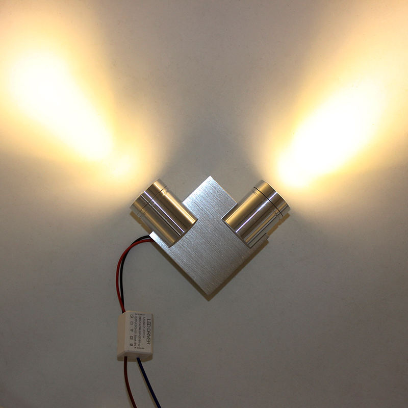 2023 neue hängende Wandleuchte, moderne Headboad-Wandleuchte, gebürstetes Nickel, Dekor, Hotel-USB-Wandleuchte, gebogenes Metall, individuell leuchtend