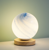 Planet Glaslampe Mond Planet Lampe Dekoration Schlafzimmer Nachttisch Nachtlicht Kreatives Geburtstagsgeschenk aufladbare Schreibtischlampe Tischleuchte