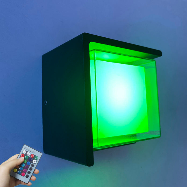 Outdoor-LED-Wand IP65 Tuya Graffiti Smart APP-Steuerung bunte Dimmung wasserdichte Outdoor-Wandleuchte modernes Licht im Freien