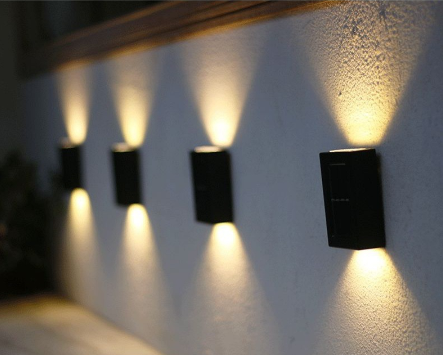 Solar-Wandleuchte, intelligente Lampe, wasserdichte Außenwandleuchte, Auf- und Ab-Treppen-Wandleuchte, Solarleuchte, Nachtlicht