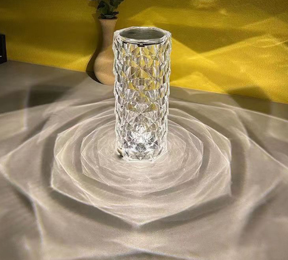 Neue Kristall-Tischlampe für den Innenbereich, Vintage-Acryl-Tischlampe, Tischlampe mit Acryl-Sockel, Tischlampe mit Acryl-Sockel
