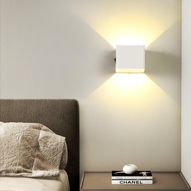 Warm Romantisch mit USB-Aufladung und Stecker Schlafzimmer Fancy Nachttisch Designer Wandleuchte Bewegungsmelder Licht LED 6W Nachtlichter