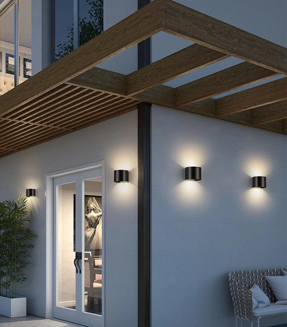 Dekorative LED-Leuchte, moderne, halbrunde, wasserdichte Wandleuchte und Außenbeleuchtung, Wandbeleuchtung nach oben und unten