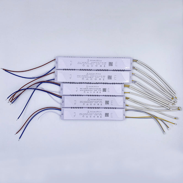 6-Wege-LED-Beleuchtungstransformatoren mit 300–432 W, 2,4 G-Treiber, Treiber mit drei Farbtemperaturen, hochwertiger, sicherer Netzteil-LED-Adapter-Treiber