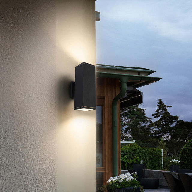 Maßgeschneiderte Wandleuchte, moderne IP65-wasserdichte Aluminium-Außenleuchte, LED-Wandleuchte nach oben und unten, hergestellt in China