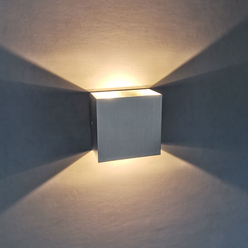 6W COB Wandleuchte Aluminiumgehäuse Wandleuchte Silber Wandleuchte quadratische Auf- und Abbeleuchtung Wandleuchte Innen-LED-Leuchten