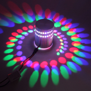 2023 moderne Spiralloch-LED-RGB-Wandleuchte mit Infrarot-Fernbedienung für dekorative Wandleuchte
